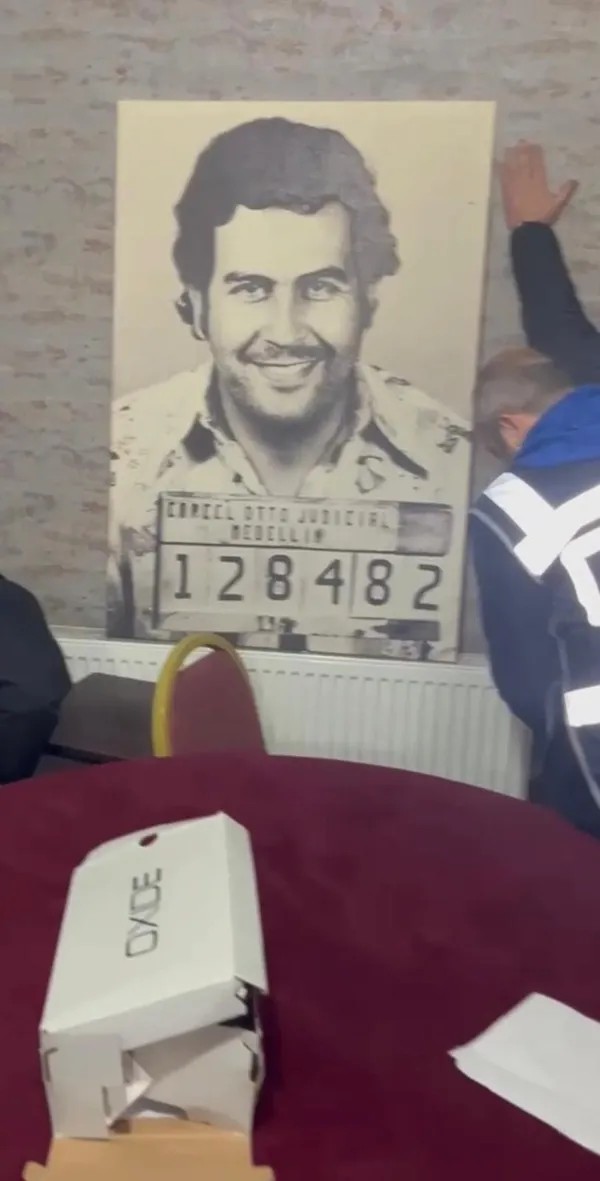 Pablo Escobar’lı kumarhane! Kıskıvrak yakalandılar